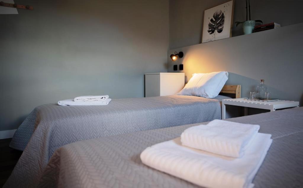 Inn Door 21 - Hostel & Suite Braganca Exterior photo