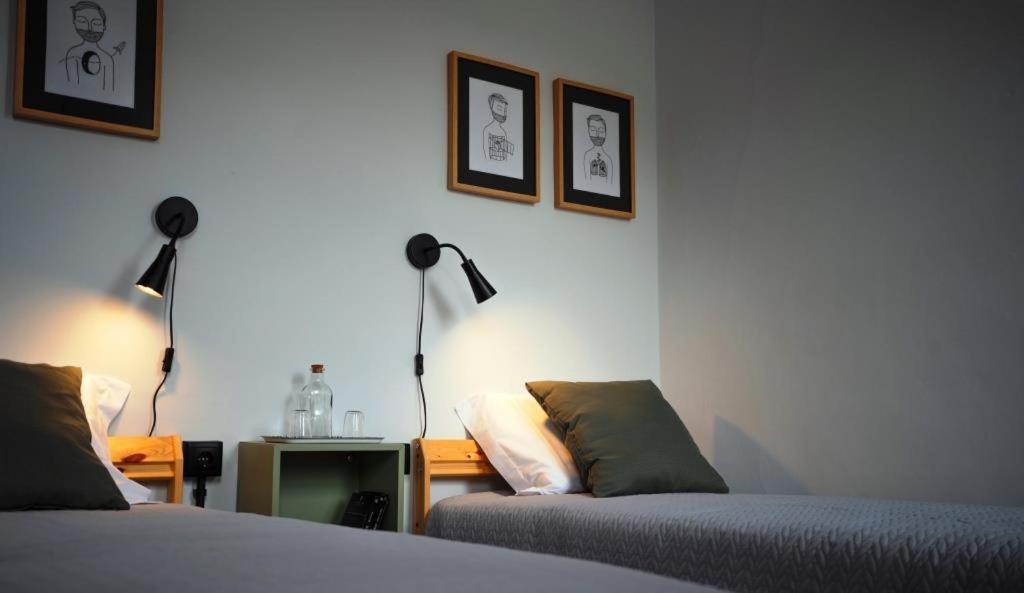 Inn Door 21 - Hostel & Suite Braganca Exterior photo