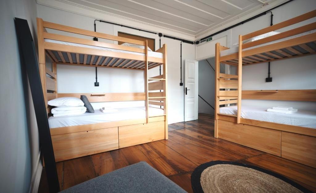 Inn Door 21 - Hostel & Suite Braganca Exterior photo