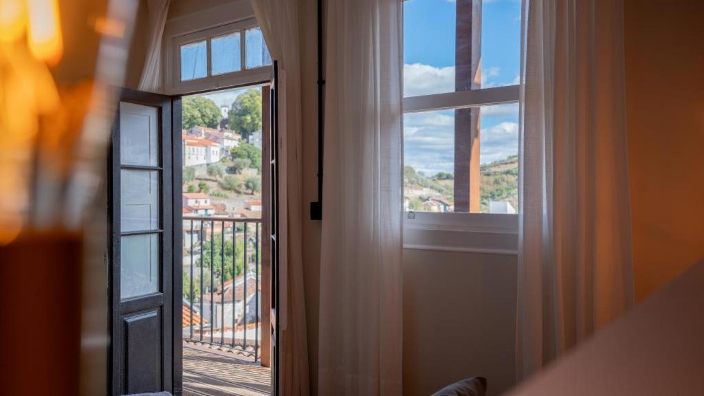 Inn Door 21 - Hostel & Suite Braganca Exterior photo