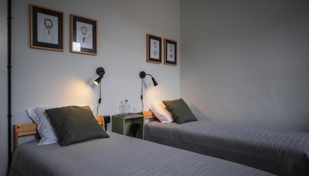 Inn Door 21 - Hostel & Suite Braganca Exterior photo